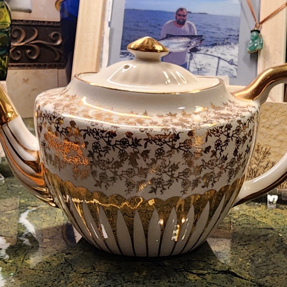 Vintage Gibsons Staffordshire England Teapot – W802 – Gold Floral – 6" × 10" – M